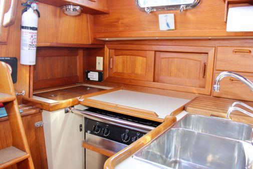 Pacific Seacraft Crealock 34 image