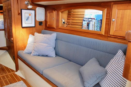 Pacific Seacraft Crealock 34 image