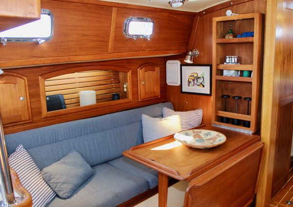 Pacific Seacraft Crealock 34 image