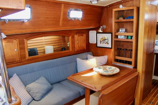 Pacific Seacraft Crealock 34 image