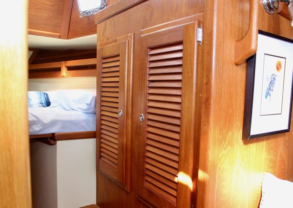 Pacific Seacraft Crealock 34 image