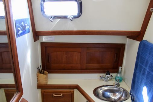 Pacific Seacraft Crealock 34 image