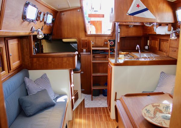 Pacific Seacraft Crealock 34 image