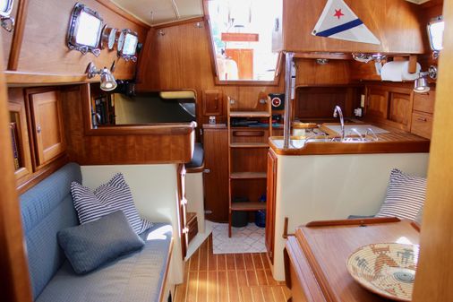 Pacific Seacraft Crealock 34 image