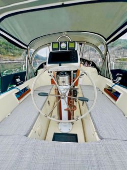 Pacific Seacraft Crealock 34 image