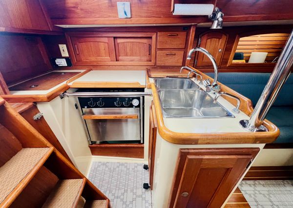 Pacific Seacraft Crealock 34 image