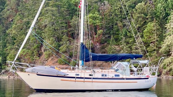 Pacific Seacraft Crealock 34 