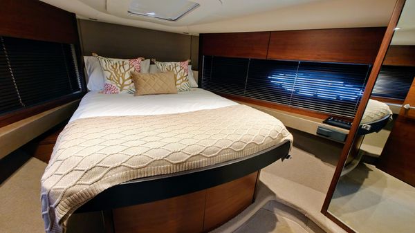 Princess Yachts V48 Open image