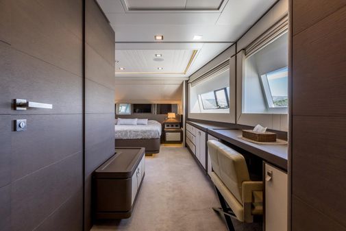 Custom Line Navetta 33 Crescendo image