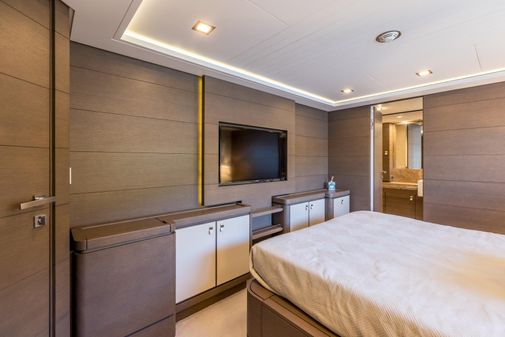 Custom Line Navetta 33 Crescendo image