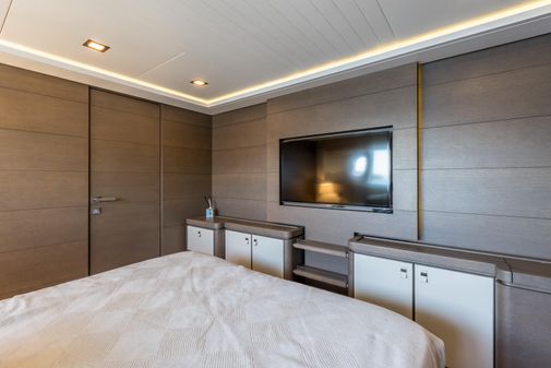 Custom Line Navetta 33 Crescendo image