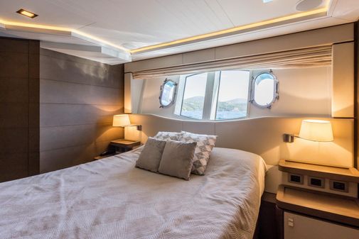 Custom Line Navetta 33 Crescendo image