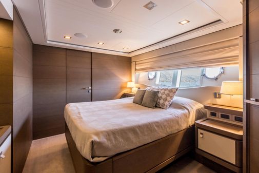 Custom Line Navetta 33 Crescendo image