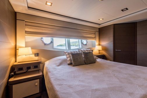 Custom Line Navetta 33 Crescendo image