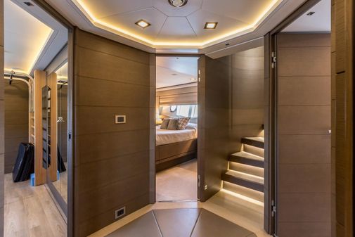 Custom Line Navetta 33 Crescendo image