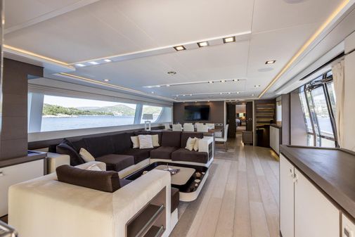 Custom Line Navetta 33 Crescendo image