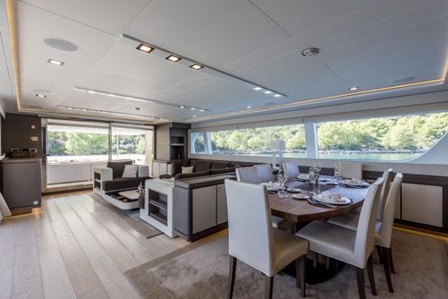 Custom Line Navetta 33 Crescendo image