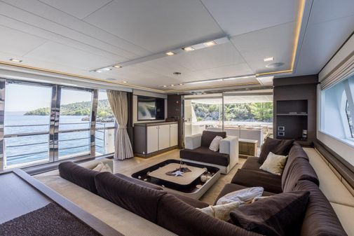 Custom Line Navetta 33 Crescendo image