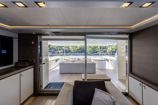 Custom Line Navetta 33 Crescendo image