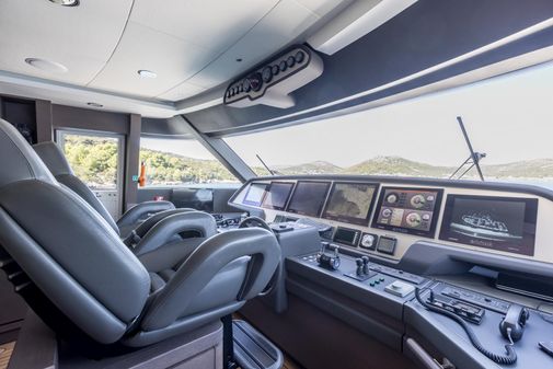 Custom Line Navetta 33 Crescendo image