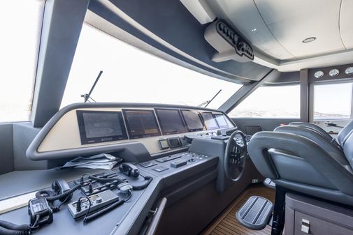 Custom Line Navetta 33 Crescendo image