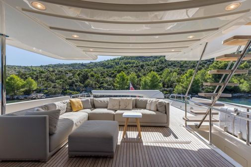 Custom Line Navetta 33 Crescendo image