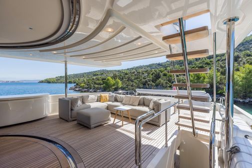 Custom Line Navetta 33 Crescendo image