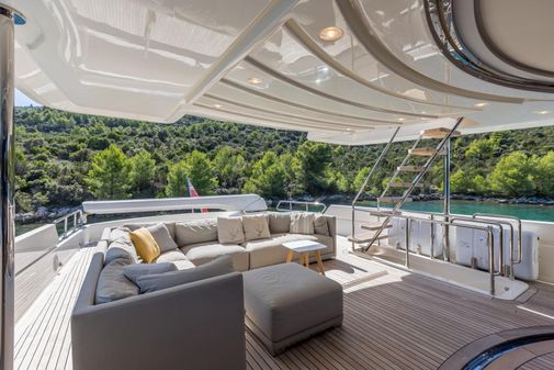 Custom Line Navetta 33 Crescendo image