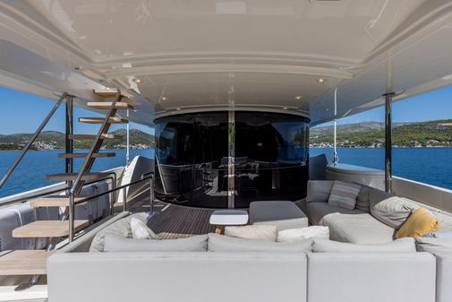 Custom Line Navetta 33 Crescendo image