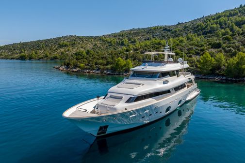 Custom Line Navetta 33 Crescendo image