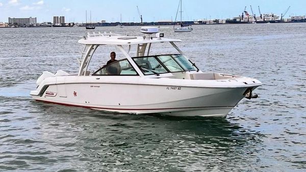 Boston Whaler 320 Vantage