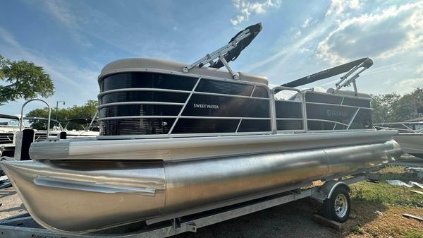 Godfrey Sweetwater 2286 SBX 