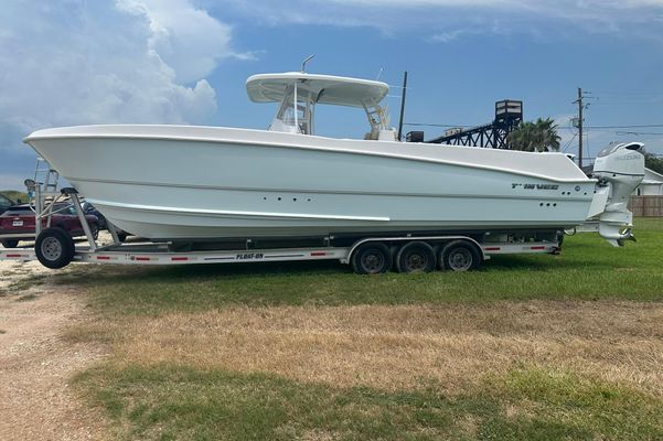 Twin Vee 340 GFX CC - main image