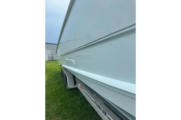 Twin Vee 340 GFX CC image