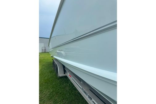 Twin Vee 340 GFX CC image