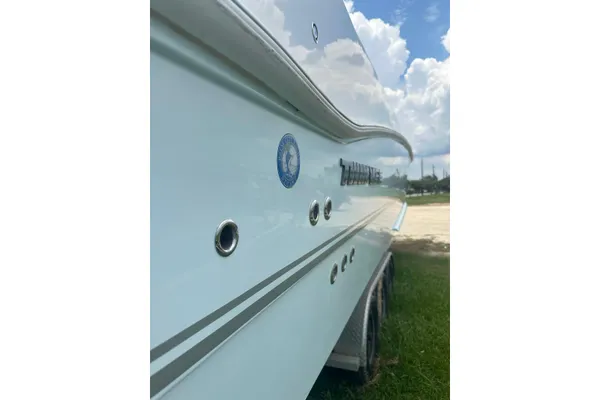 Twin Vee 340 GFX CC image