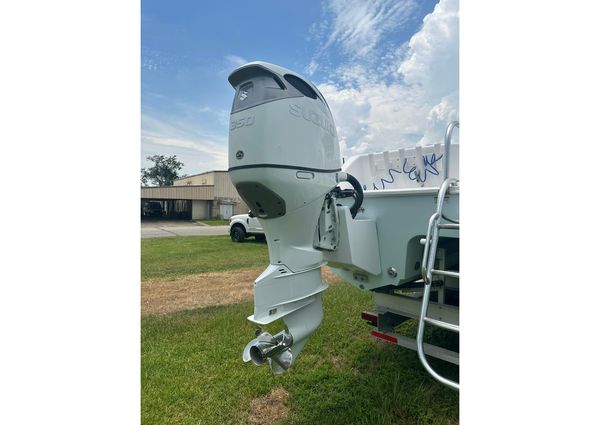 Twin Vee 340 GFX CC image