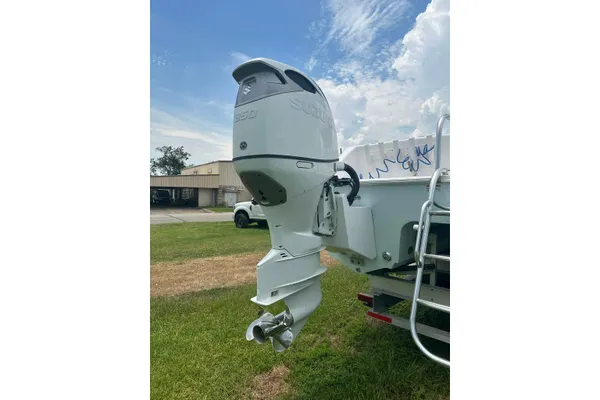 Twin Vee 340 GFX CC image