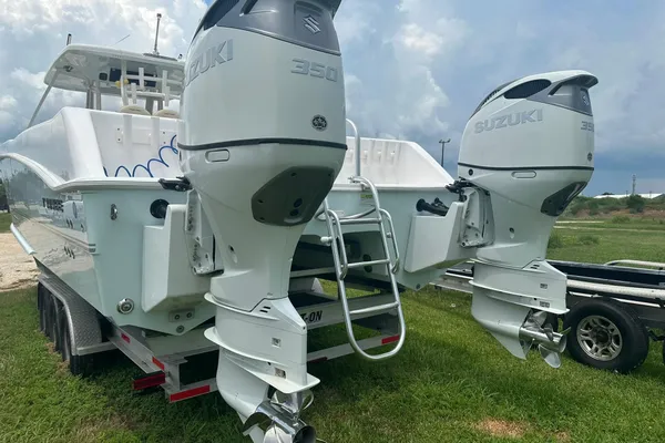 Twin Vee 340 GFX CC image