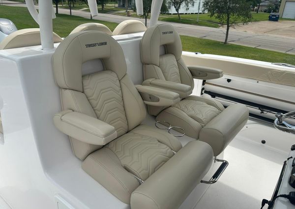 Twin Vee 340 GFX CC image