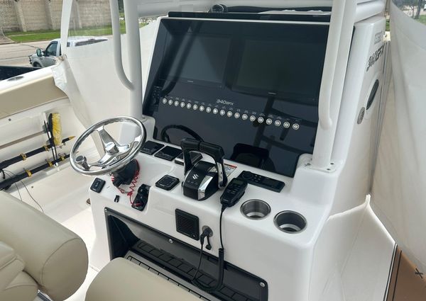 Twin Vee 340 GFX CC image