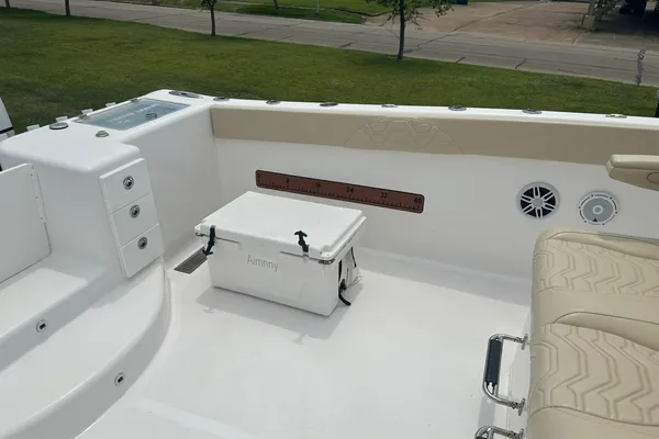 Twin Vee 340 GFX CC image