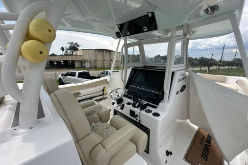 Twin Vee 340 GFX CC image