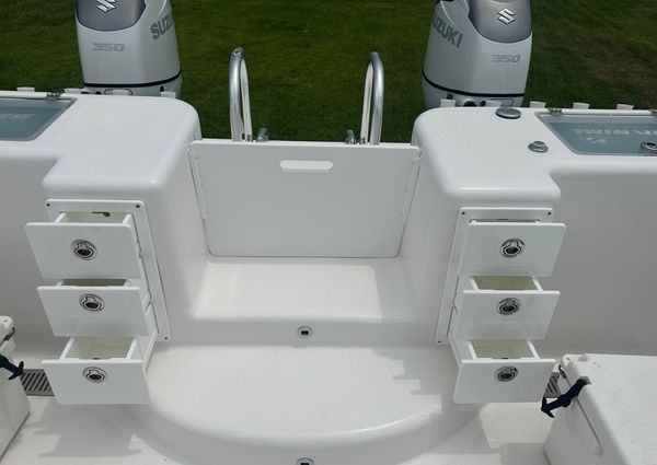 Twin Vee 340 GFX CC image