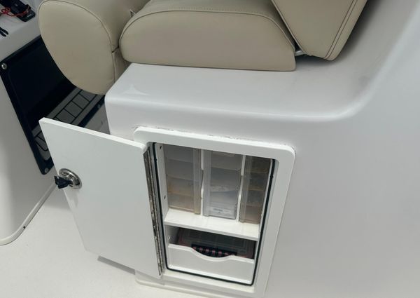 Twin Vee 340 GFX CC image