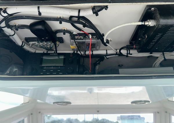 Twin Vee 340 GFX CC image