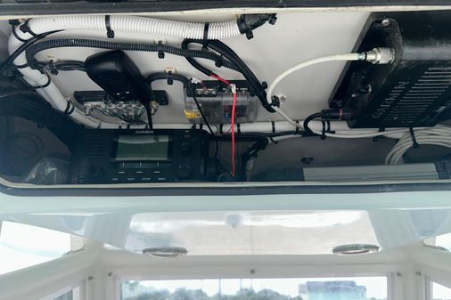 Twin Vee 340 GFX CC image