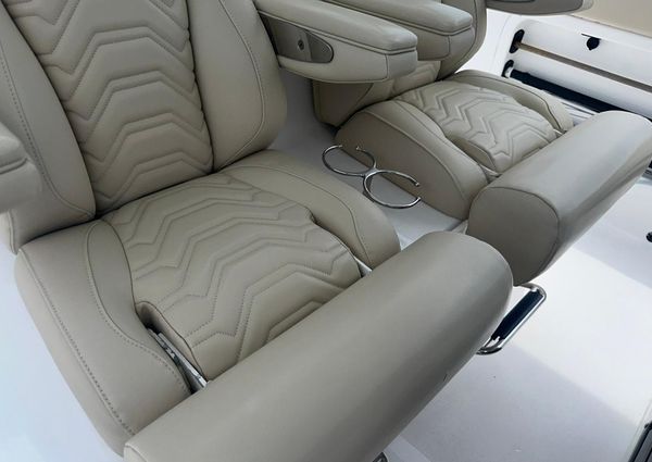 Twin Vee 340 GFX CC image