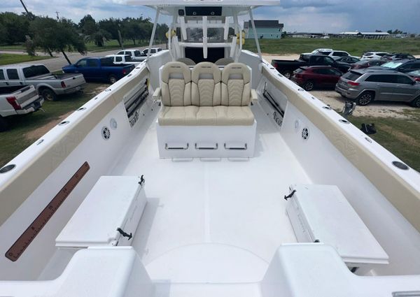 Twin Vee 340 GFX CC image