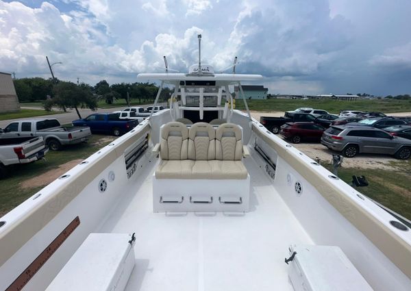 Twin Vee 340 GFX CC image